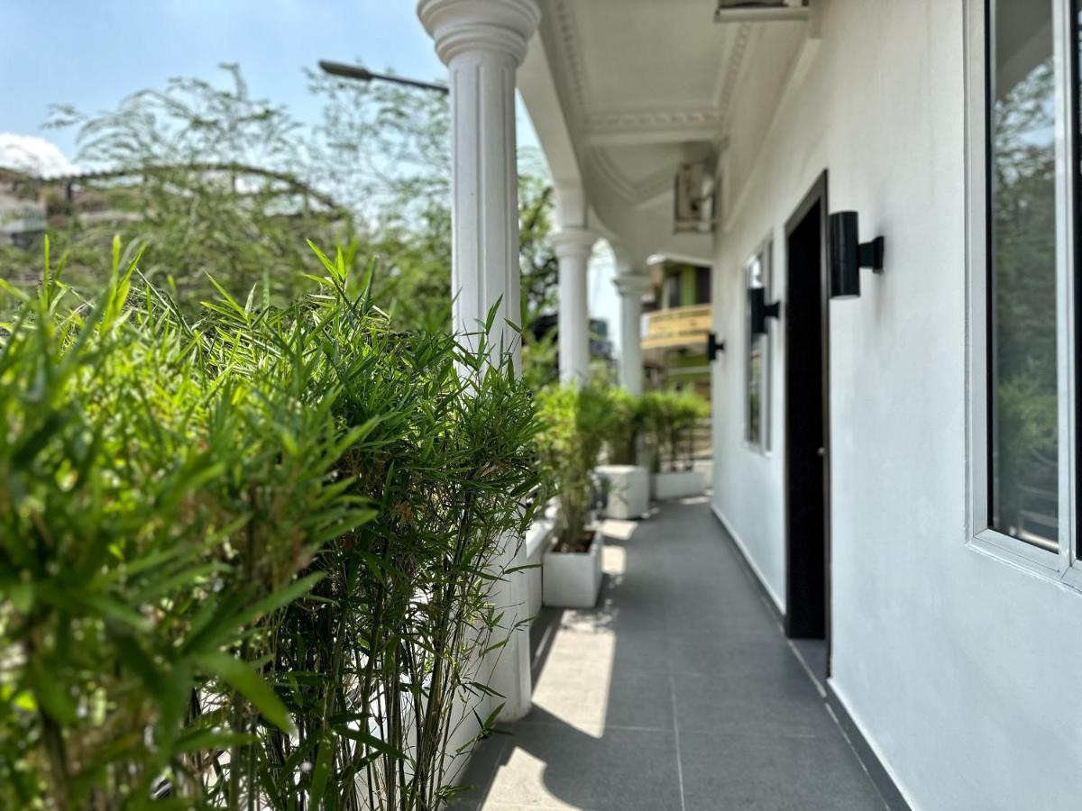 Sun Chakra Boutique Hotel Phnom Penh Luaran gambar