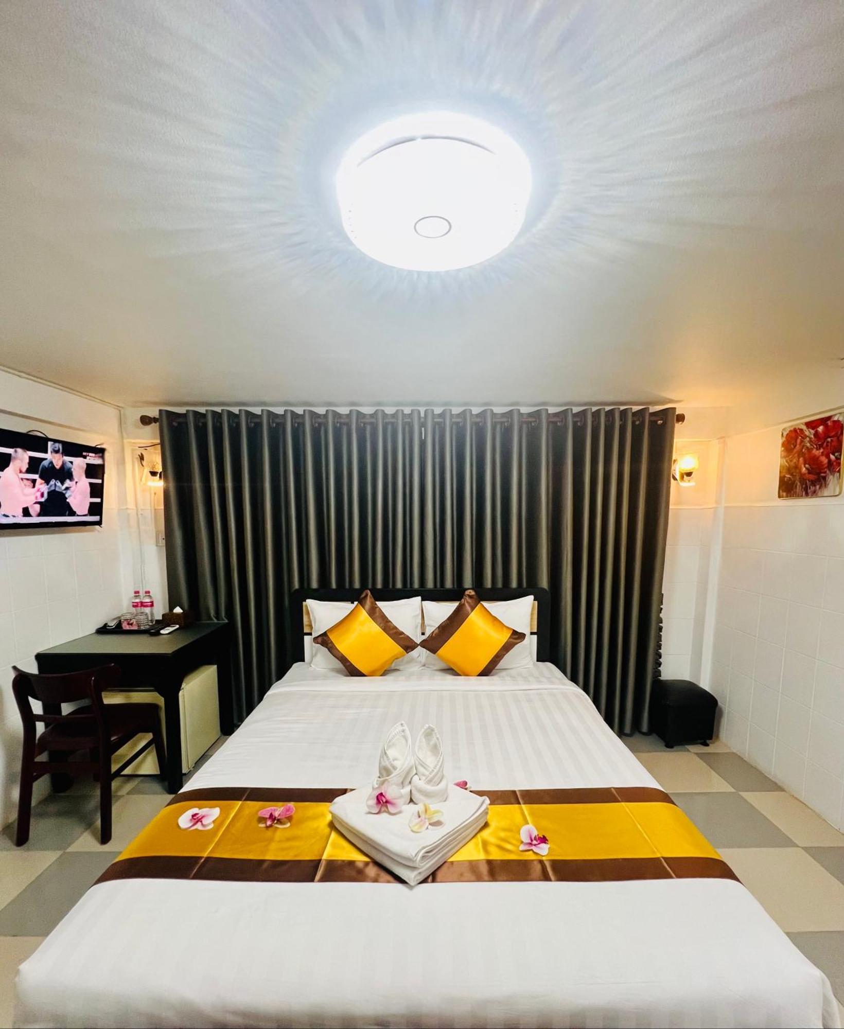 Sun Chakra Boutique Hotel Phnom Penh Luaran gambar