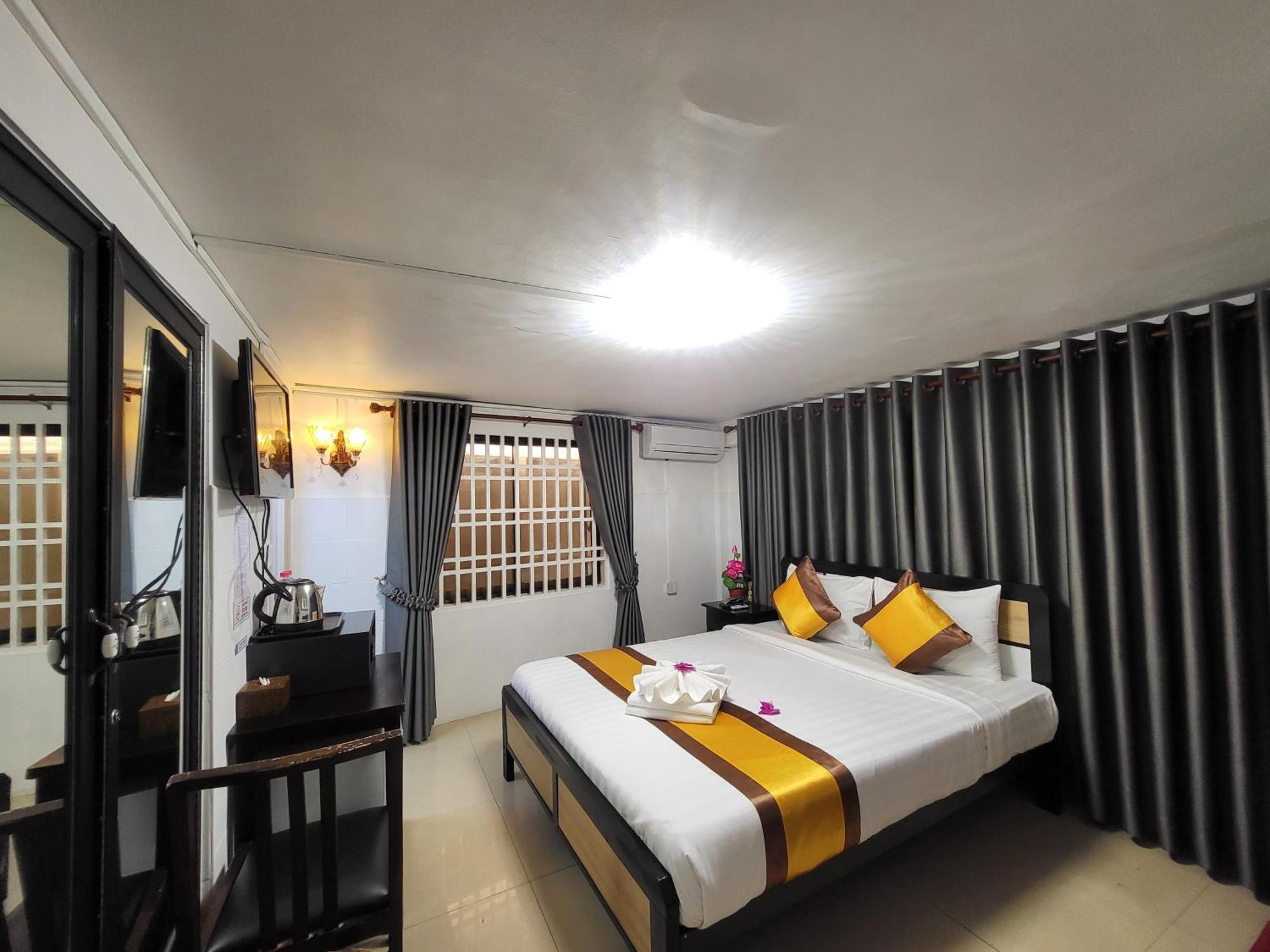 Sun Chakra Boutique Hotel Phnom Penh Luaran gambar