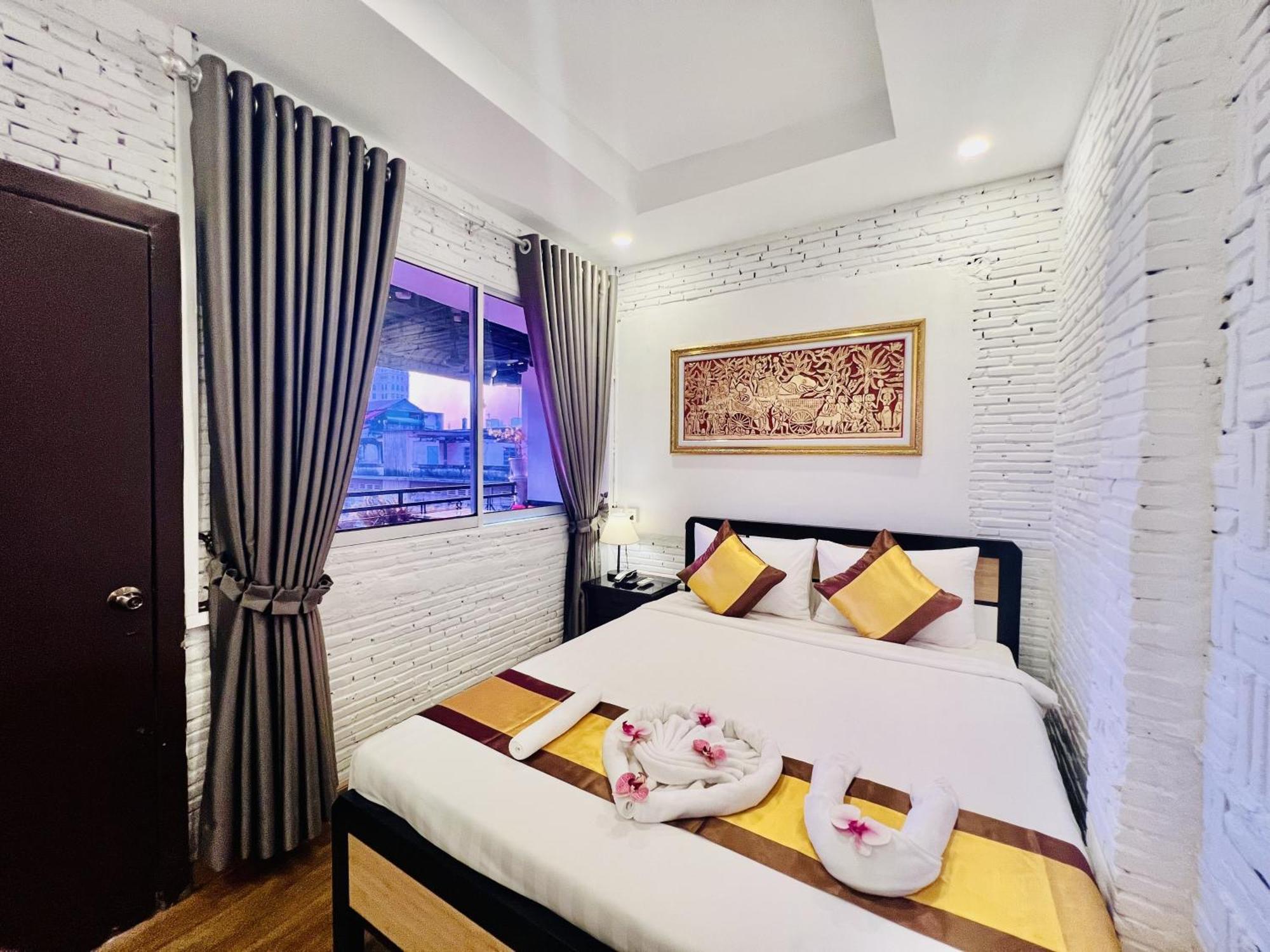 Sun Chakra Boutique Hotel Phnom Penh Luaran gambar