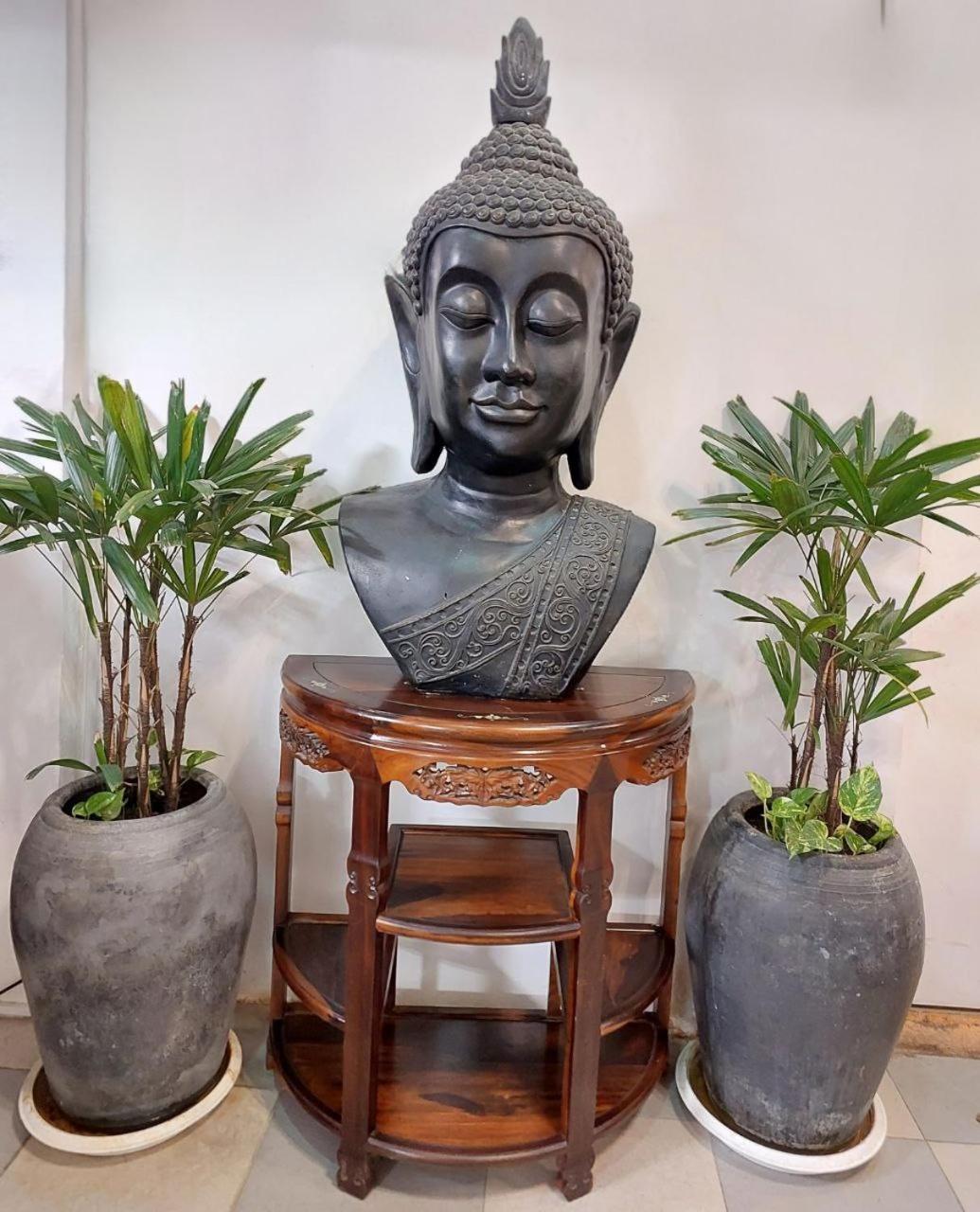 Sun Chakra Boutique Hotel Phnom Penh Luaran gambar